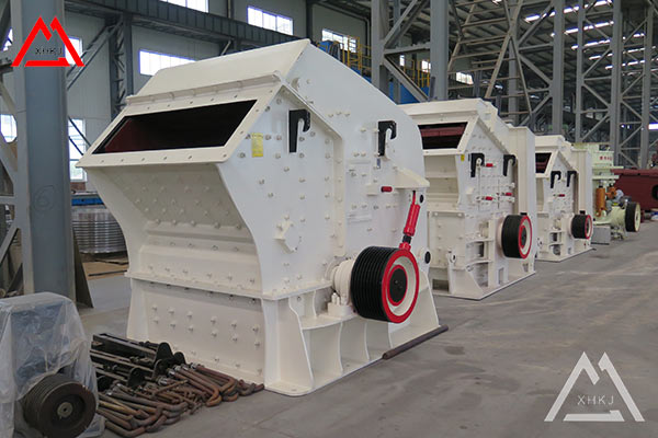 The role stage of counterattack crusher in mining crushing processing