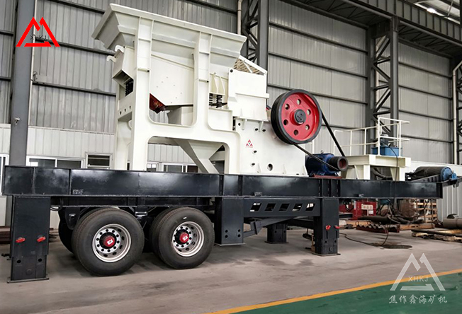What are the advantages of mobile crushing and sand making machine?