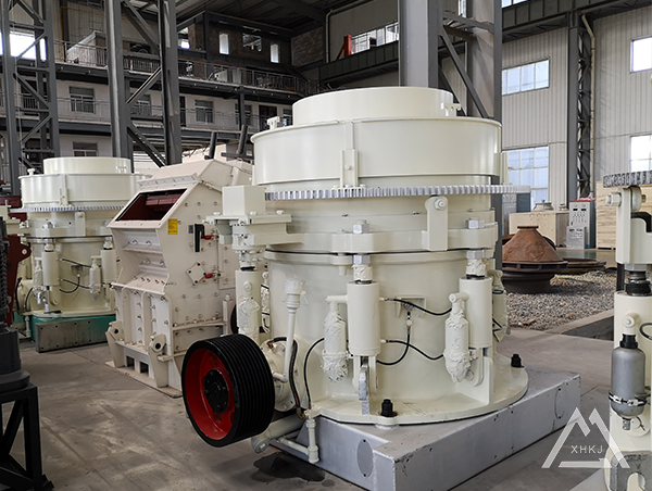 What causes the oil leakage of cone crusher