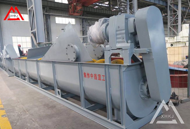 What are the advantages of a spiral sand washer?